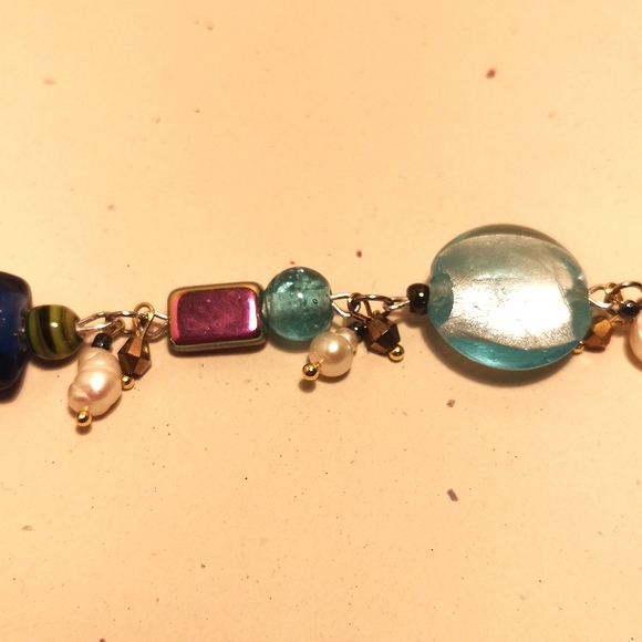 Handmade Lampwork glass bead and pearl bracelet - Picture 4 of 6